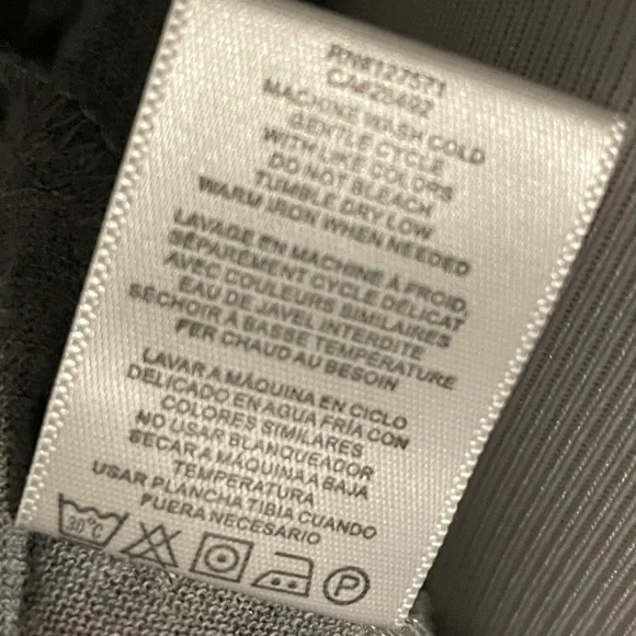 Very cool RVCA open back t-shirt - Picture 12 of 12